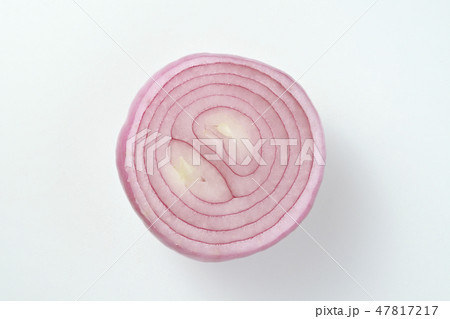 赤玉ねぎの輪切り断面 47817217