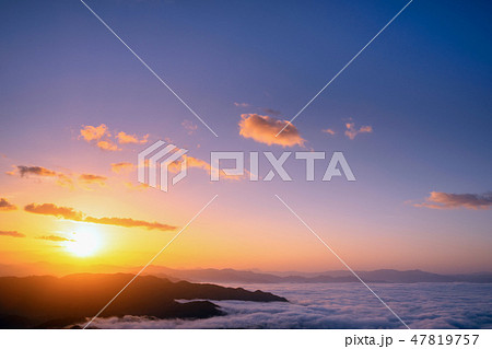 雲海と日の出 雲海と日の出 47819757