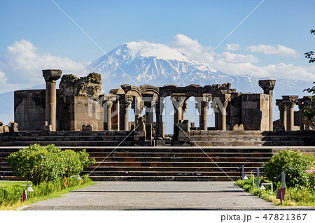 Ruins of the Zvartnos temple in Yerevan, Armenia 47821367
