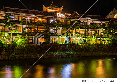 【静岡県伊東市】東海館付近、灯籠の流れ 47823308