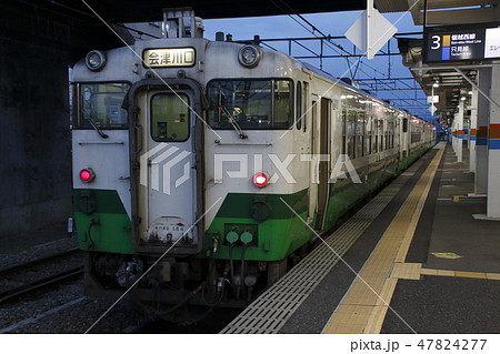 会津若松駅に停車中の只見線キハ40 47824277
