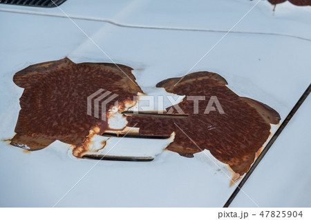 車のボディ 劣化とさび Car body deterioration and rust, dents 47825904