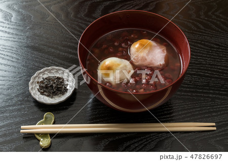 おしるこ　sweet red bean(adzuki) soup  47826697