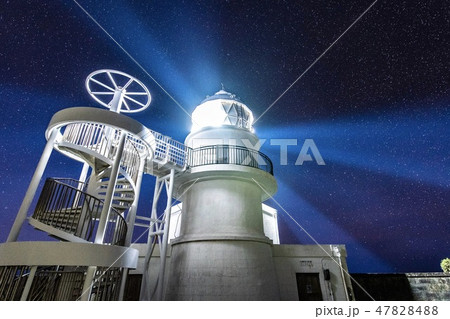 《和歌山県》星空を照らす灯台 《和歌山県》星空を照らす灯台 47828488