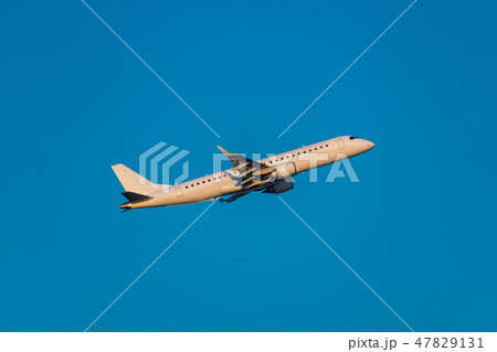 飛行機離陸シーン 47829131