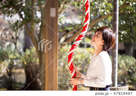 外人旅行者向けの神社参拝、お参りマニュアル（二礼二拍手一礼編）です 47829487