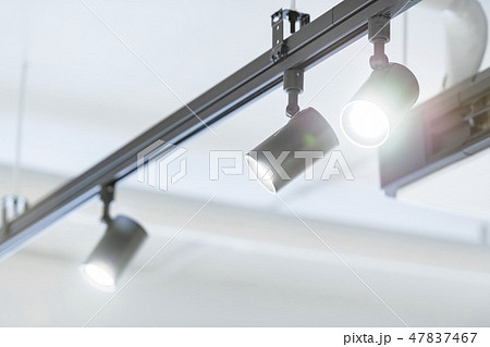 レールライトのスポット照明 47837467