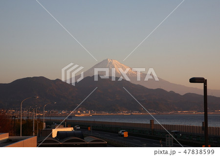 富士山朝焼け・東名由比PA【静岡県静岡市】 富士山朝焼け・東名由比PA【静岡県静岡市】 47838599