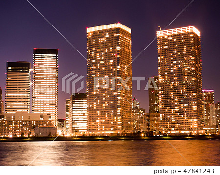 東京臨海エリアのタワーマンション街 47841243