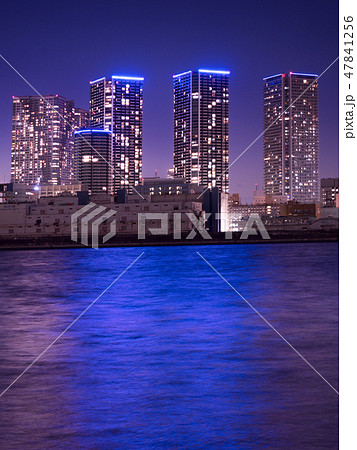臨海地域の高層マンション群 47841256