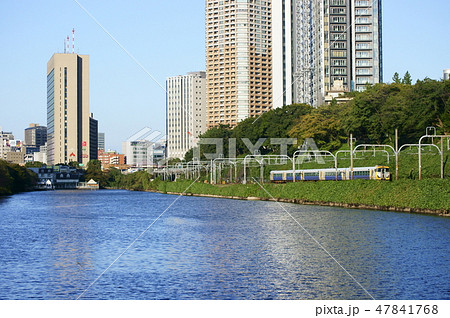 市ヶ谷付近を走る特急新宿さざなみ 市ヶ谷付近を走る特急新宿さざなみ 47841768