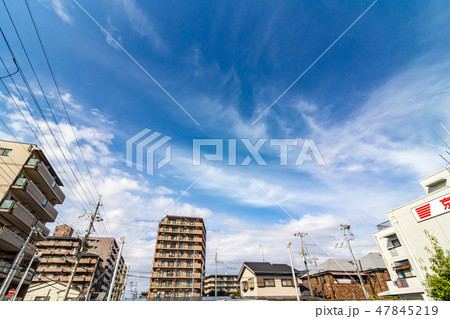 京都伏見区街並みと青空 47845219