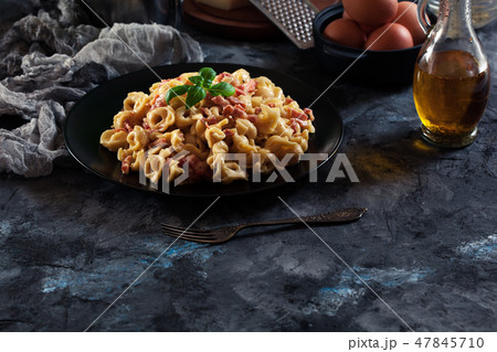Fresh tortellini with homemade carbonara sauce Fresh tortellini with homemade carbonara sauce 47845710