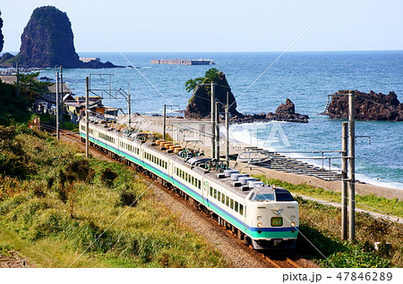日本海沿いを走る485系上沼垂色の特急いなほ 日本海沿いを走る485系上沼垂色の特急いなほ 47846289