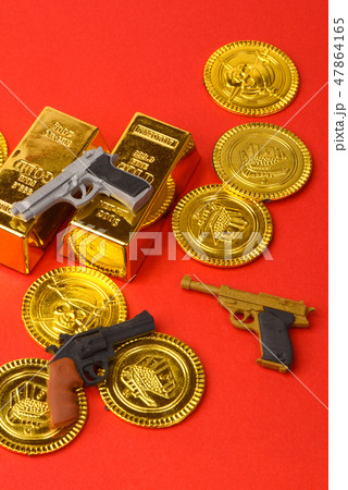 ピストルと金塊 ピストルと金塊 47864165
