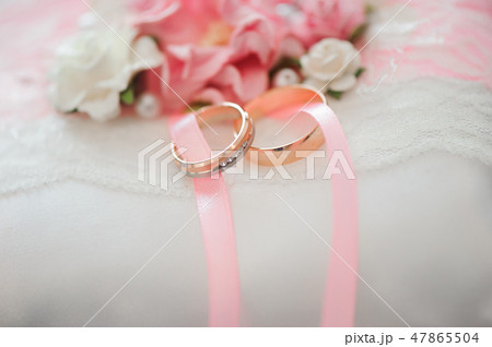 Wedding details - wedding rings as a symbol 47865504