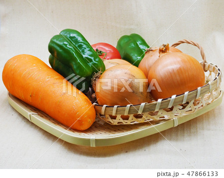 野菜の素材(たまねぎ&ニンジン&トマト&ピーマン:オーガニック) 野菜の素材(たまねぎ&ニンジン&トマト&ピーマン:オーガニック) 47866133