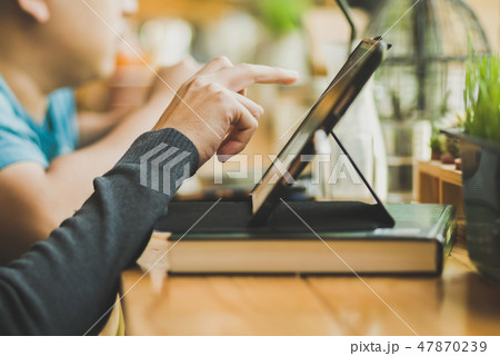 Young business man  discuss with his friend  47870239