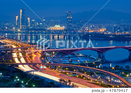 Seoul cityscape in twilight, South Korea. Seoul cityscape in twilight, South Korea. 47870417