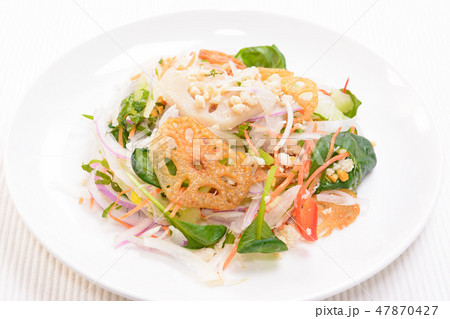 美味しいレンコンと香味野菜のサラダ 美味しいレンコンと香味野菜のサラダ 47870427