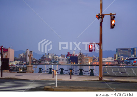 若松南海岸通りの夕暮れ【福岡県】 47871362