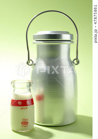 ミルクタンクと牛乳の写真素材 [47875861] - PIXTA