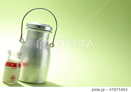 ミルクタンクと牛乳 ミルクタンクと牛乳 47875863