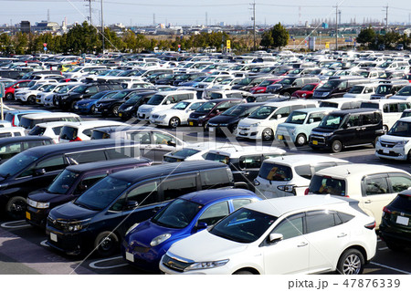 大型駐車場 47876339