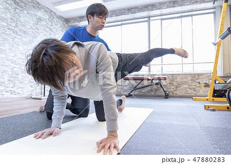ジム トレーニング ダイエット イメージ ジム トレーニング ダイエット イメージ 47880283