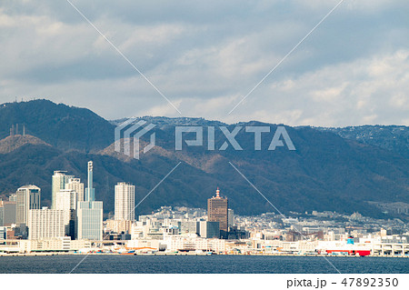 会場から見た神戸港 47892350
