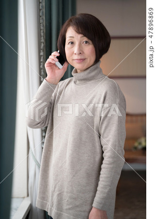 ミドル シニア 女性 ミドル シニア 女性 47896869