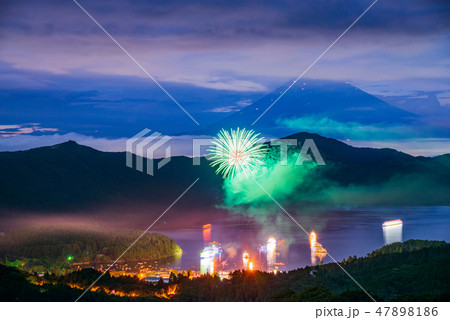 芦ノ湖夏祭り、鳥居焼まつり、湖上花火、富士山 芦ノ湖夏祭り、鳥居焼まつり、湖上花火、富士山 47898186