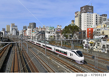 日本の東京都市景観 鶯谷駅前のホテル街などを望む 日本の東京都市景観 鶯谷駅前のホテル街などを望む 47904134