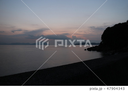日の出前の竹居海岸 日の出前の竹居海岸 47904343