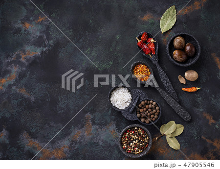 Various type of dry herbs and spices Various type of dry herbs and spices 47905546