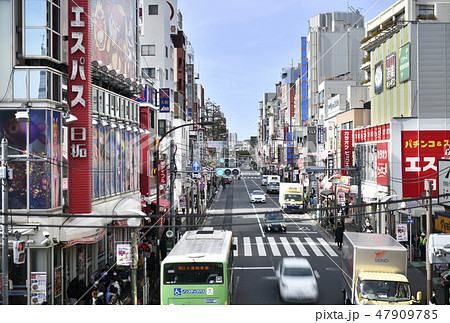 日本の東京都市景観　新大久保駅前を望む（画面奥は大久保駅方向） 47909785