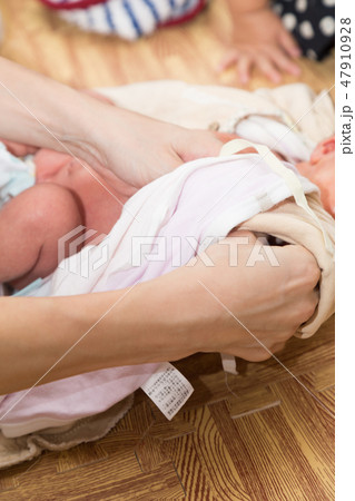 乳児　着替え 47910928