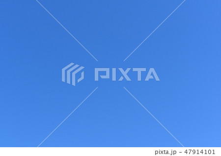 伊豆熱川の夏の青空 47914101