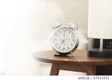 朝のイメージ 7時 起床 時計 朝のイメージ 7時 起床 時計 47915453