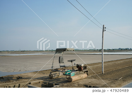 タイ王国塩田の風景(Landscape of Salt Farm in Thailand) タイ王国塩田の風景(Landscape of Salt Farm in Thailand) 47920489