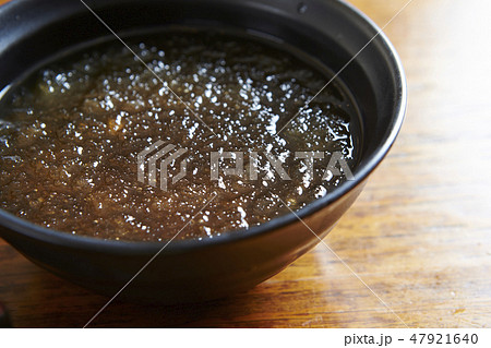 韓国の凍ったスープ　冷麺　蕎麦スープ 47921640