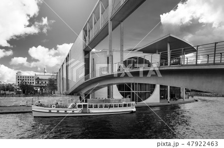 Berlin view and boat on Spree river 47922463