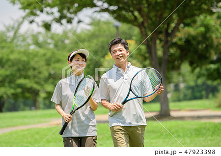 ミドルカップル テニス スポーツ イメージ 47923398