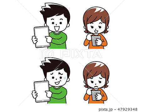 タブレットとスマートフォンを使う若い男女 タブレットとスマートフォンを使う若い男女 47929348