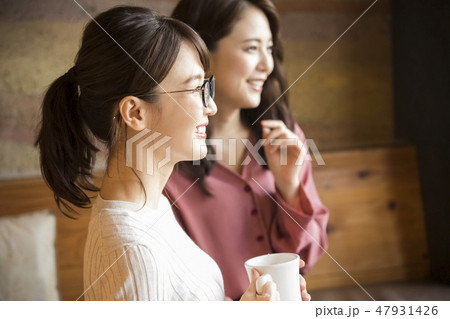 若い女性 47931426