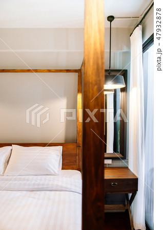 Asian contemporary hotel room four poster bed Asian contemporary hotel room four poster bed 47932878