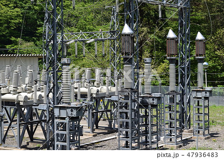 山間部の変電設備 47936483
