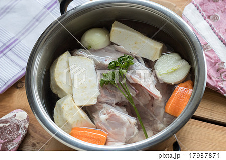 Ingredients for preparing chicken bone broth Ingredients for preparing chicken bone broth 47937874