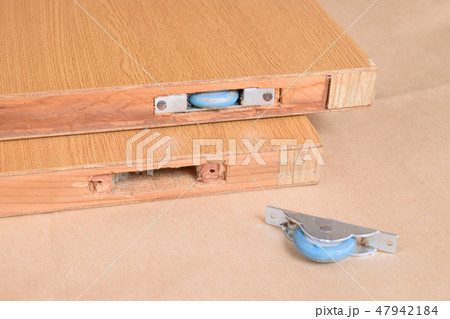 建具の戸車修理 建具の戸車修理 47942184