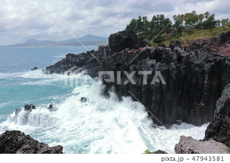 風景 柱状節理 海 47943581